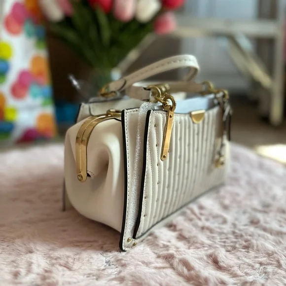 “SOLD” Coach dreamer 21 kisslock - Picture 3 of 8